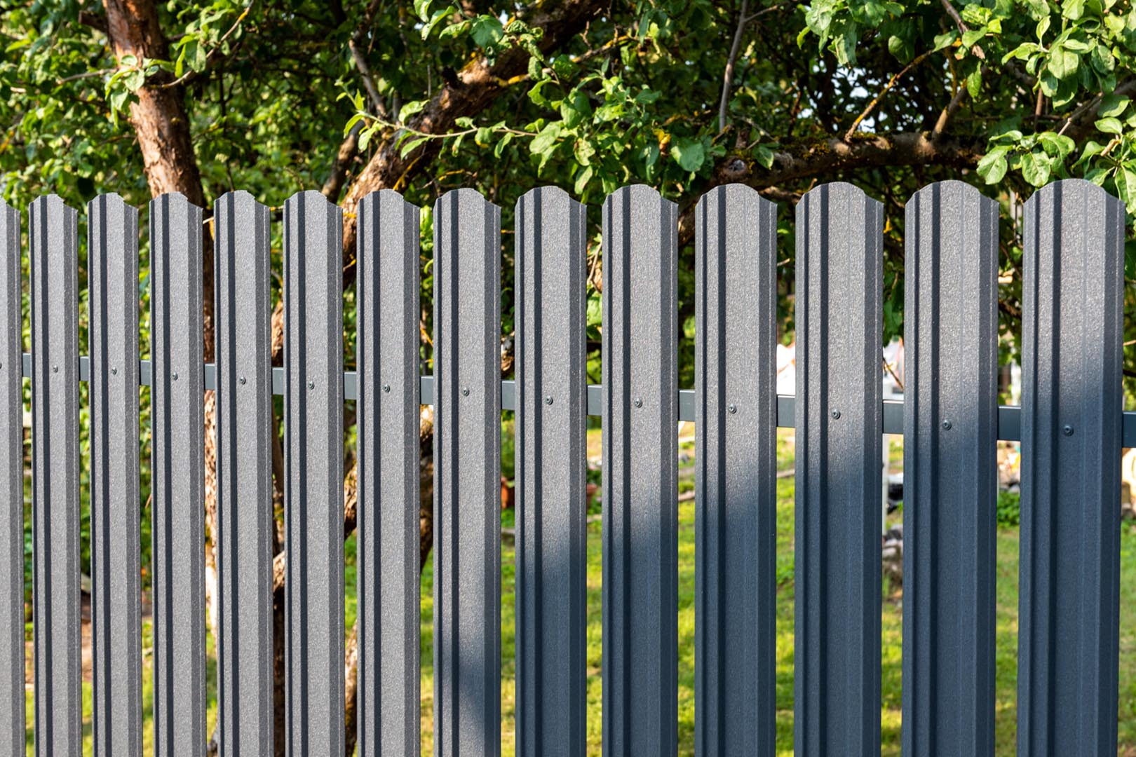 Sztachety metalowe. Ogrodzenia SILD. System ogrodzeń.