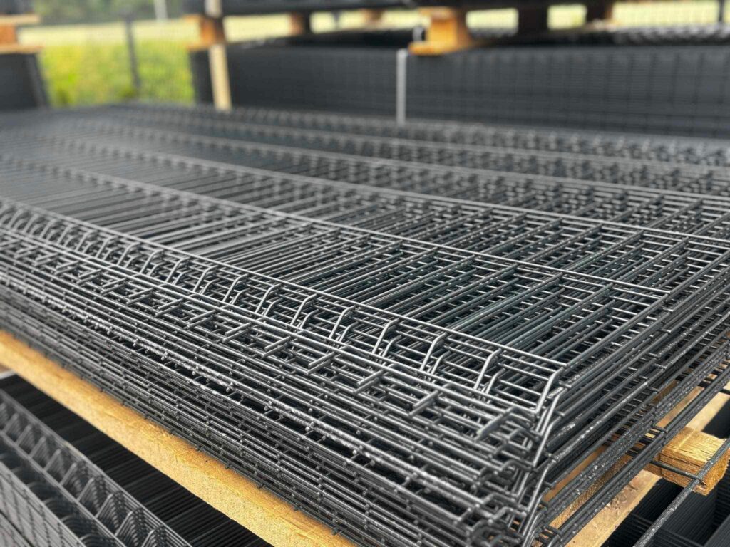 Ile lat wytrzymuje ogrodzenie panelowe