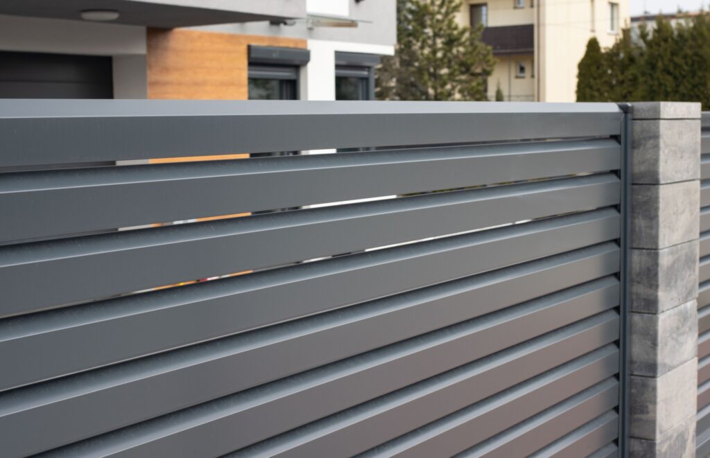 Czy na ogrodzenie palisadowe potrzebne jest pozwolenie