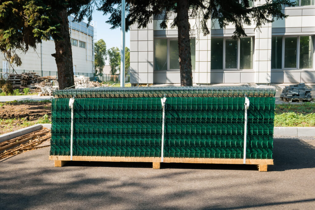 Ogrodzenia panelowe na skarpie