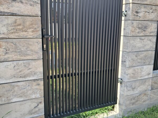 Realizacja ogrodzenia SILD przy posesji - zdjecie 55