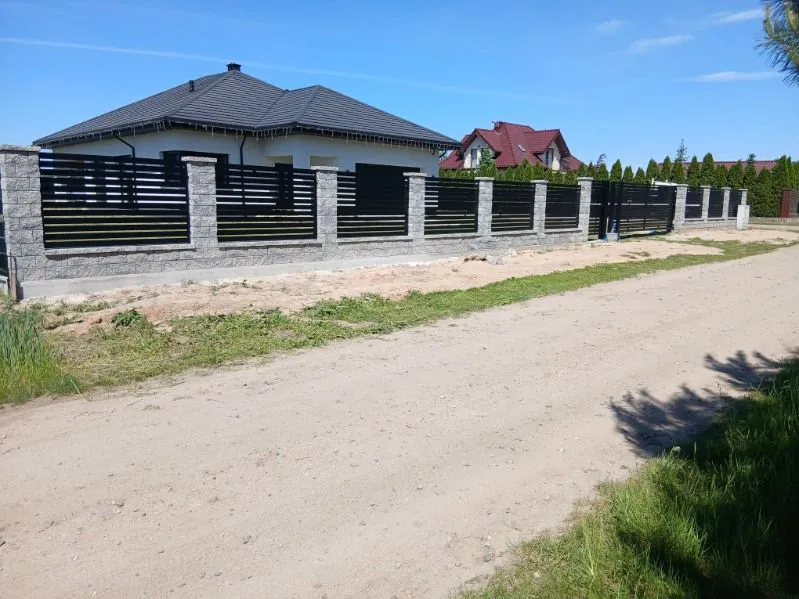 Słupki murowane, murki i brama wjazdowa SILD